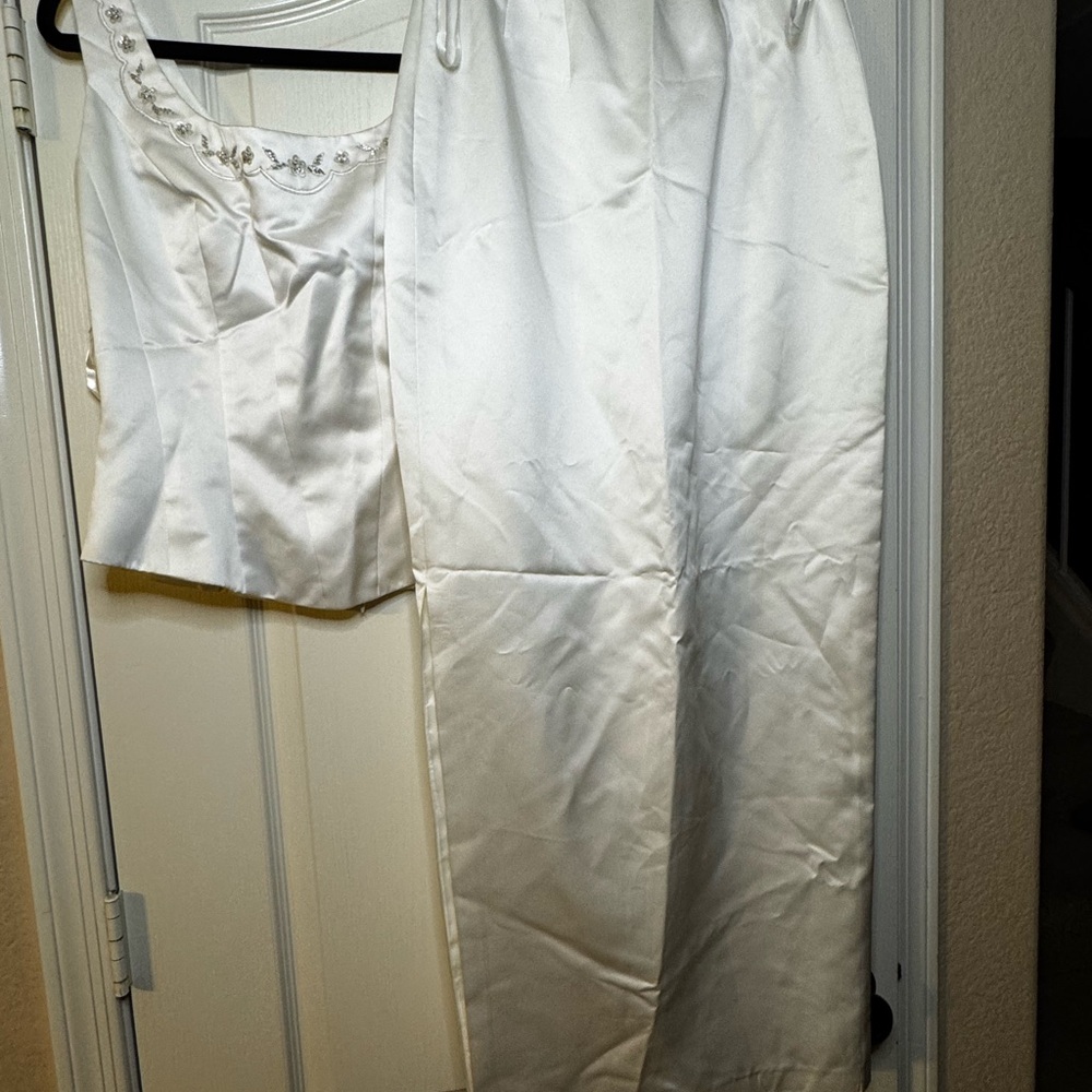 Impressions White Satin Skirt Set